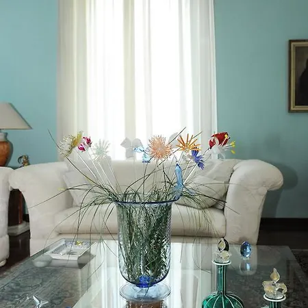 La Maison Du Charme Bed and Breakfast 3*